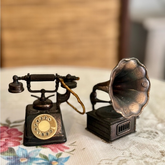 Vintage 1970’s Durham Industries Miniature Metal Figurines - Set of 4 - Picture 3 of 8